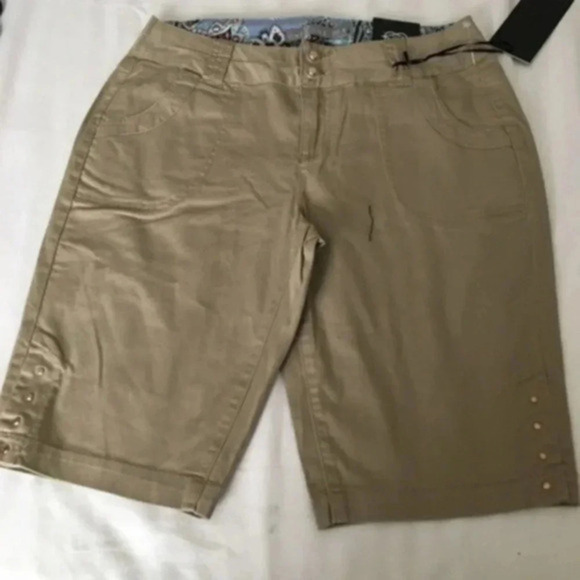 ONE 5 One  ladies shorts  size 8 - Picture 1 of 16